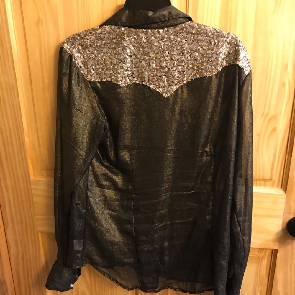 Long sleeve button up shirt